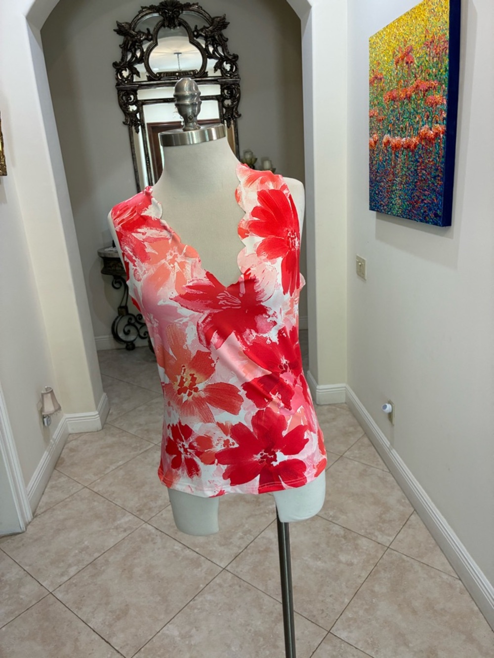 SHEIN Coral Pink & White Floral Scalloped V-Neck Camisole